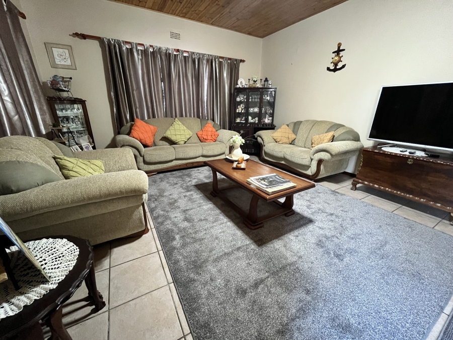 5 Bedroom Property for Sale in De Zoete Inval Western Cape